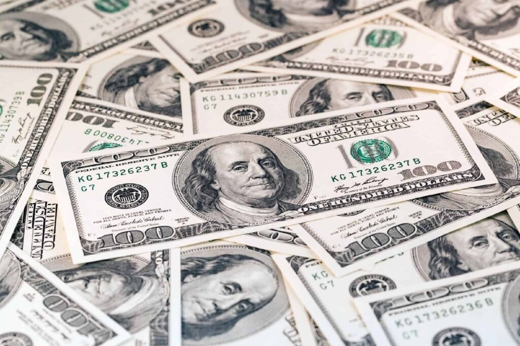 Dólar ultrapassa R$ 6,00 com escalada de tensões comerciais entre EUA e China