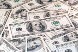 Dólar ultrapassa R$ 6,00 com escalada de tensões comerciais entre EUA e China