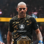 UFC 320: Poatan explode no ringue e reconquista cinturão dos meio-pesados com nocaute relâmpago