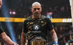 UFC 320: Poatan explode no ringue e reconquista cinturão dos meio-pesados com nocaute relâmpago